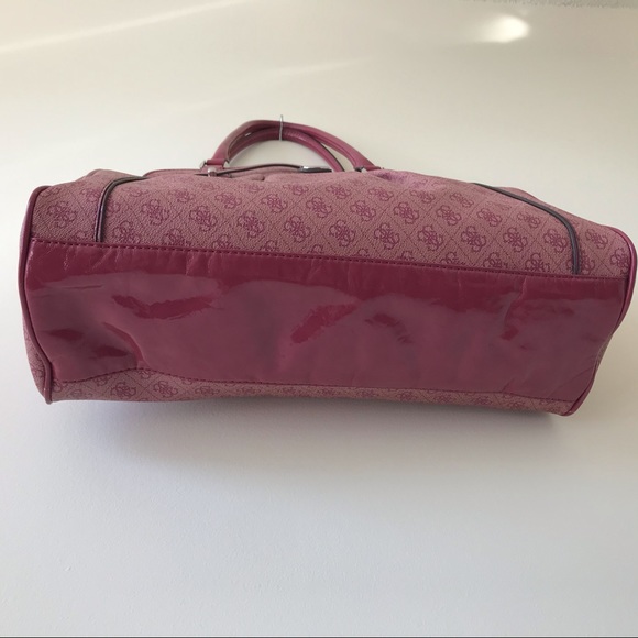 Guess Logo Carryall Tote - Picture 15 of 15